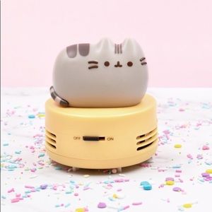 Pusheen Mini Vacuum
